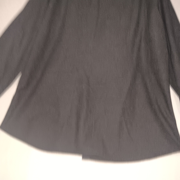 Men's charcoal gray Grizzly Mountain flannel Shirt. - Picture 6 of 10